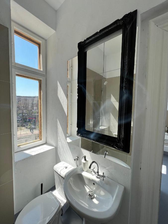 Sada Art Gallery Apartment Bukurešť Exteriér fotografie